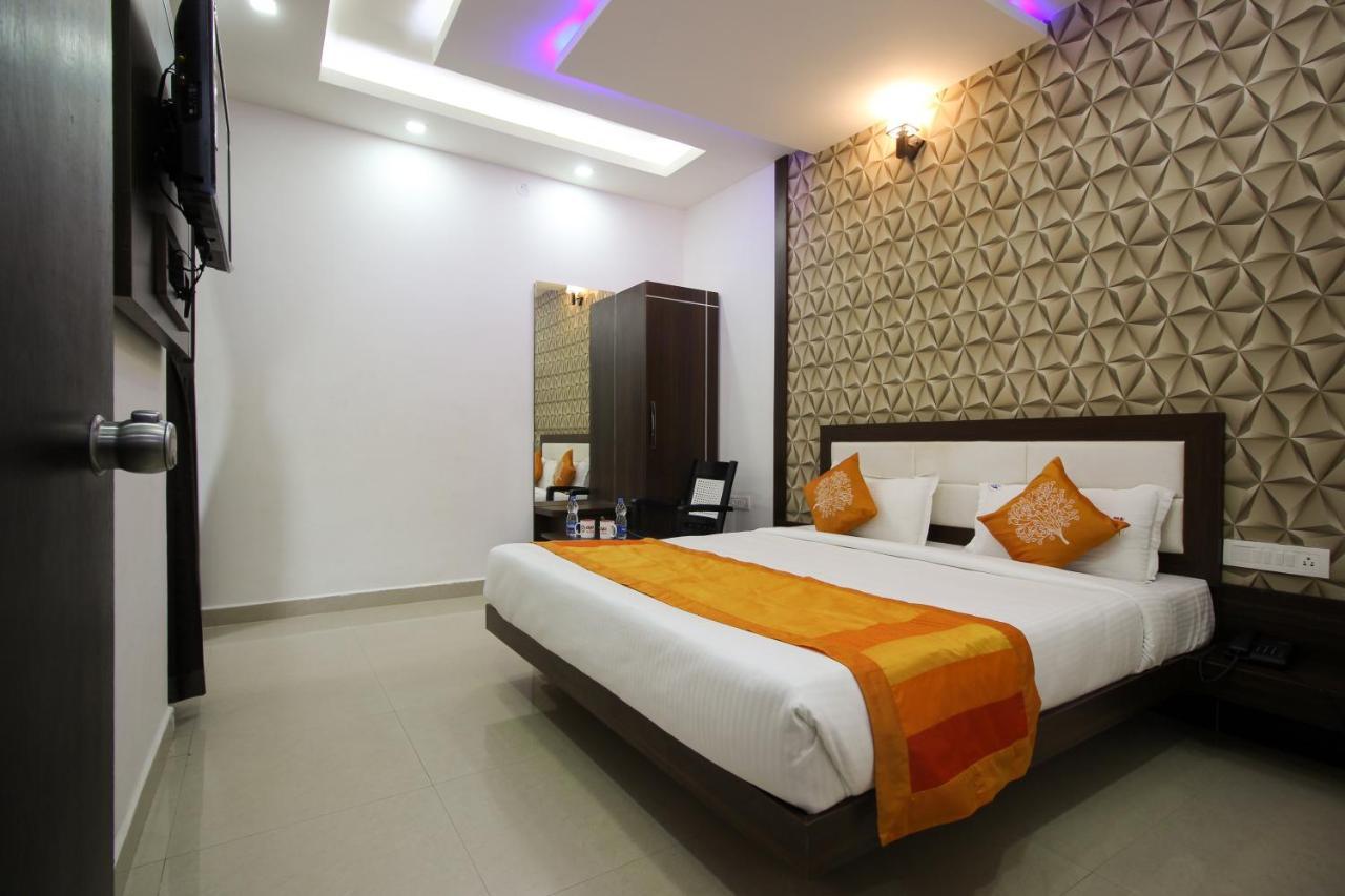 Super Oyo Flagship 8281 Aj Palace Mysore Luaran gambar